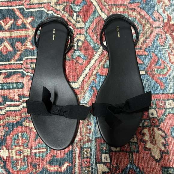 LIKE NEW The Row Bow Sandal in Black size 39.5 / US 9.5 - Picture 8 of 11